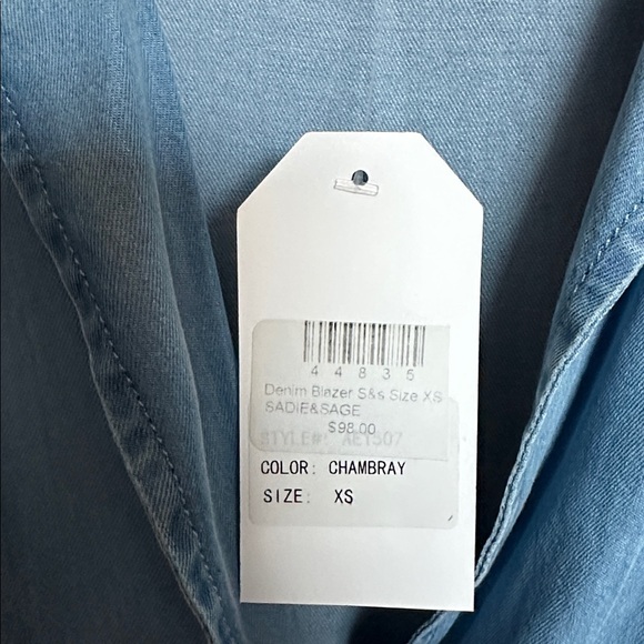 Sadie & Sage Valley Girl Chambray Blazer - Picture 4 of 4